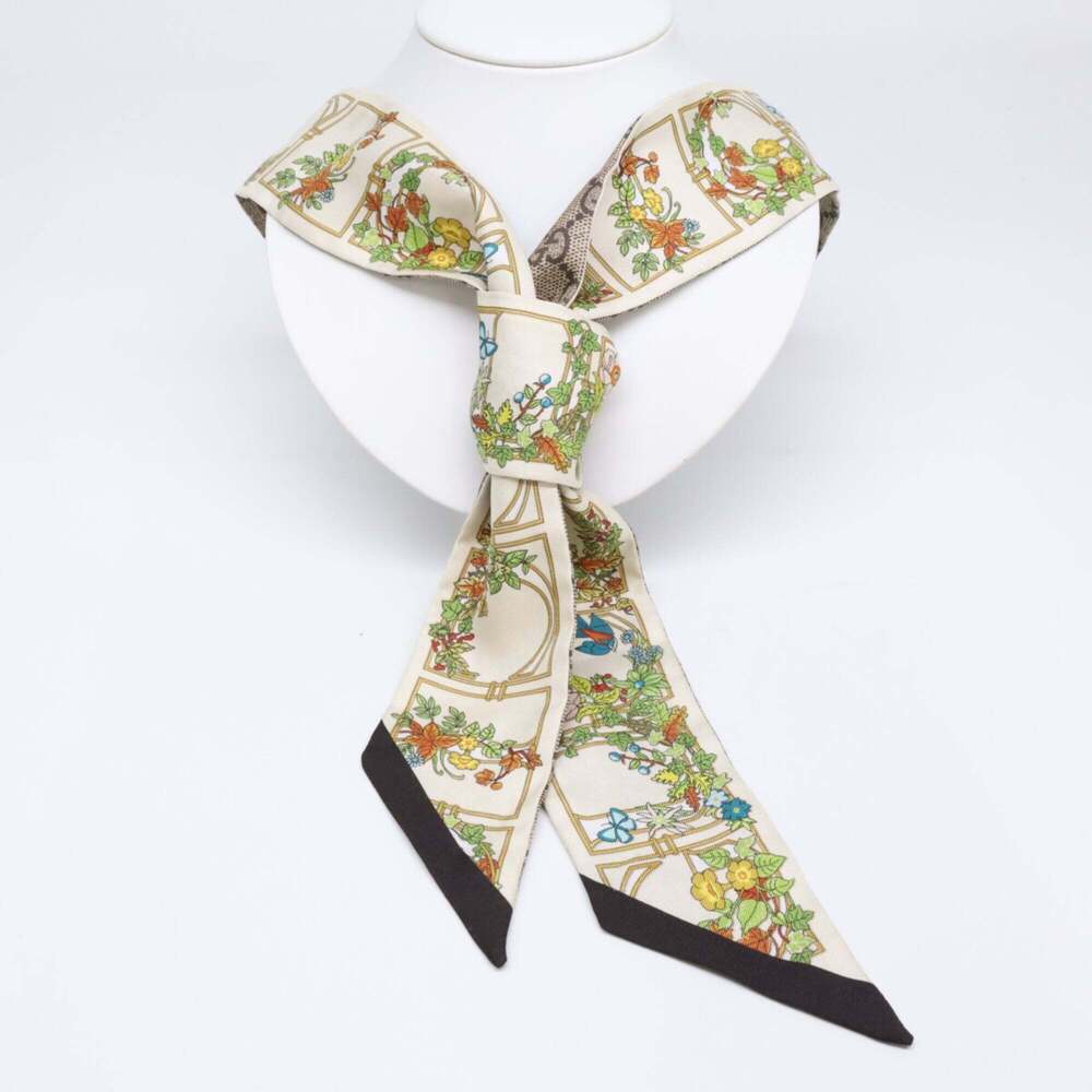 GUCCI GG Flora Silk Scarf/Muffler, Beige/Ivory, Women's - Picture 2 of 6